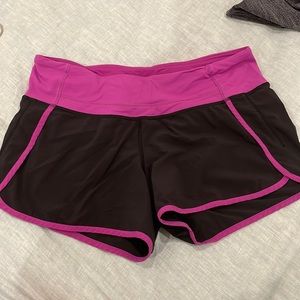 Lululemon shorts size 6